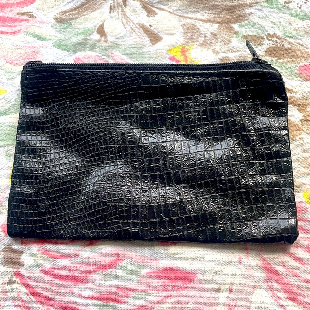 NWOT: 😊 _NEW Black Leather Crocodile Embossed Coin/Toiletry Bag_ Zipper Closure